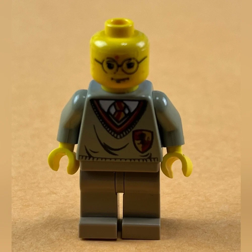 LEGO Minifigure Harry Potter HP036 Missing Cape/Hair FLAW 2